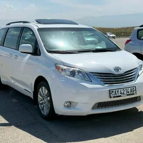 Toyota Sienna 2011