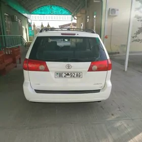 Toyota Sienna 2008