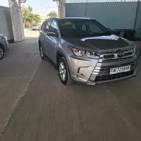 Toyota Highlander 2019