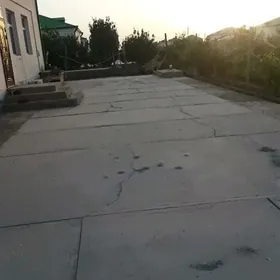 Алтын сахрада сатлык жай
