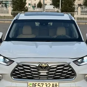 Toyota Highlander 2023