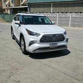 Toyota Highlander 2022