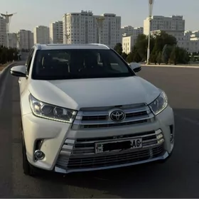 Toyota Highlander Hybrid 2018