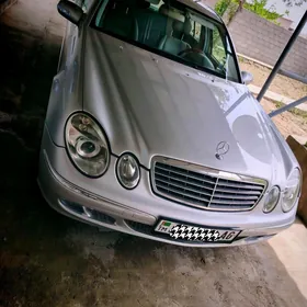 Mercedes-Benz E350 2005