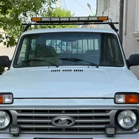 Lada Niva 2012