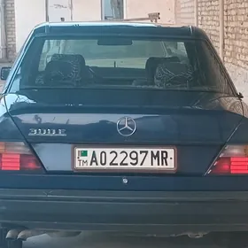 Mercedes-Benz 300E 1988