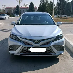 Toyota Camry 2021