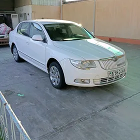 Skoda Superb​ 2010