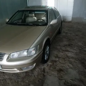 Toyota Camry 2000