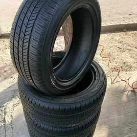 Yokohama 215 55 17 Teker