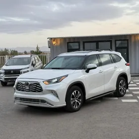 Toyota Highlander 2021
