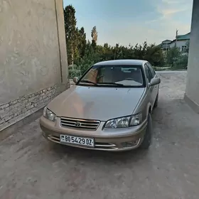 Toyota Camry 1999