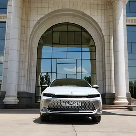 Toyota Crown 2023