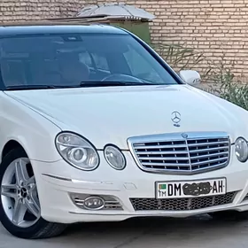 Mercedes-Benz E500 2004