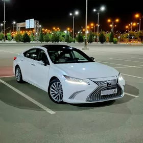 Lexus ES 350 2019