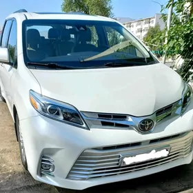Toyota Sienna 2020