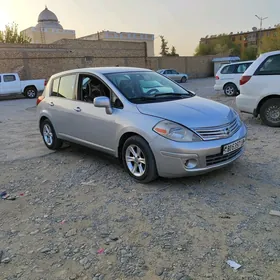 Nissan Versa 2011