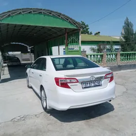 Toyota Camry 2012