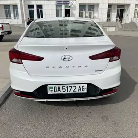 Hyundai Elantra 2020