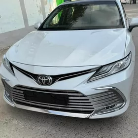 Toyota Camry 2024