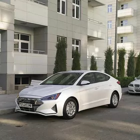 Hyundai Elantra 2020