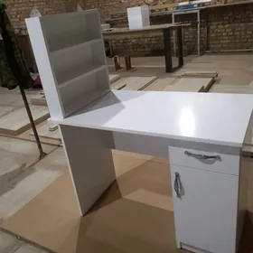 dikin maşynyñ stoly