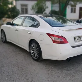Nissan Maxima 2010