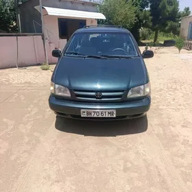 Toyota Sienna 1999