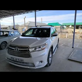 Toyota Highlander 2016