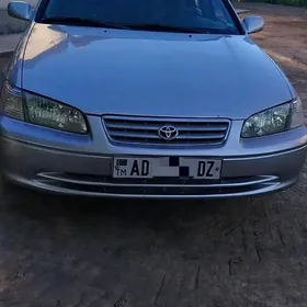 Toyota Camry 2001