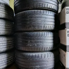 235 40 19 Michelin Teker