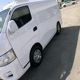 Nissan Urvan 2013
