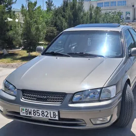 Toyota Camry 2000