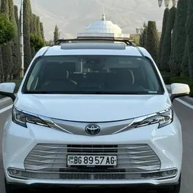 Toyota Sienna 2022