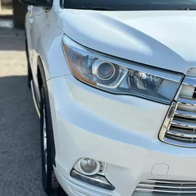 Toyota Highlander 2016
