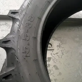 Traktor 15.5/-38 480/70R34
