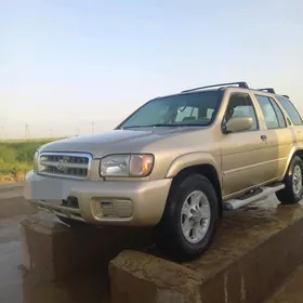 Nissan Pathfinder 2000