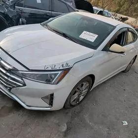 Hyundai Elantra 2020