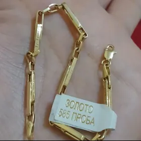 gyzyl versaci bolt