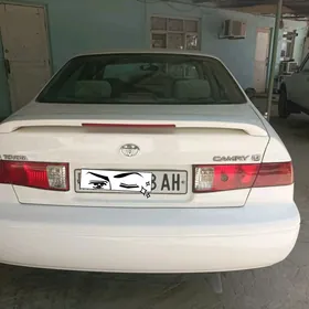 Toyota Camry 2000