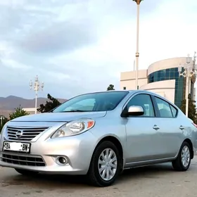 Nissan Versa 2012