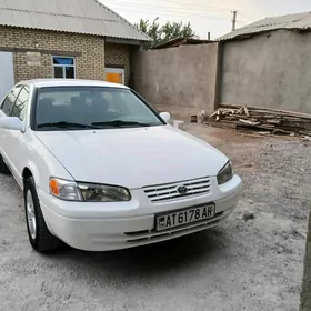 Toyota Camry 1999