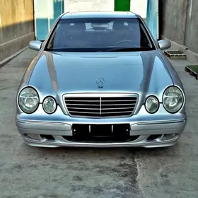 Mercedes-Benz E320 2000