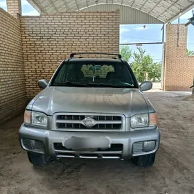 Nissan Pathfinder 2001