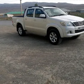 Toyota Hilux 2013