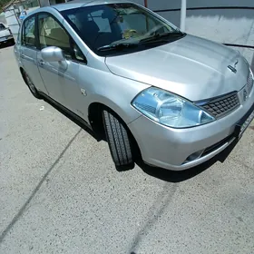 Nissan Tiida 2006