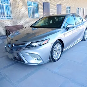 Toyota Camry 2018