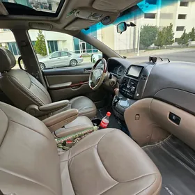 Toyota Sienna 2004