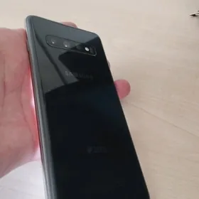 Samsung S10