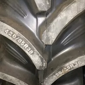 Traktor 420/85R38  420/85R30